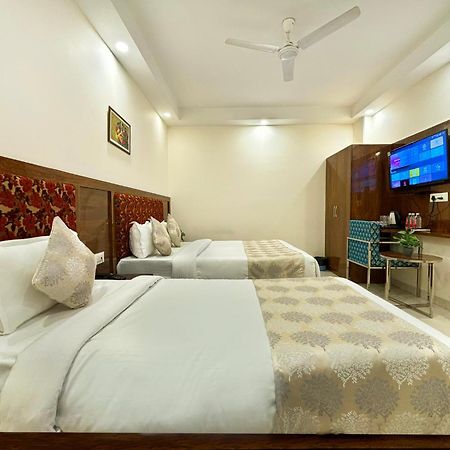 Hotel Emblem Suites- Near Delhi Airport New Delhi Buitenkant foto