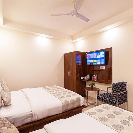 Hotel Emblem Suites- Near Delhi Airport New Delhi Buitenkant foto