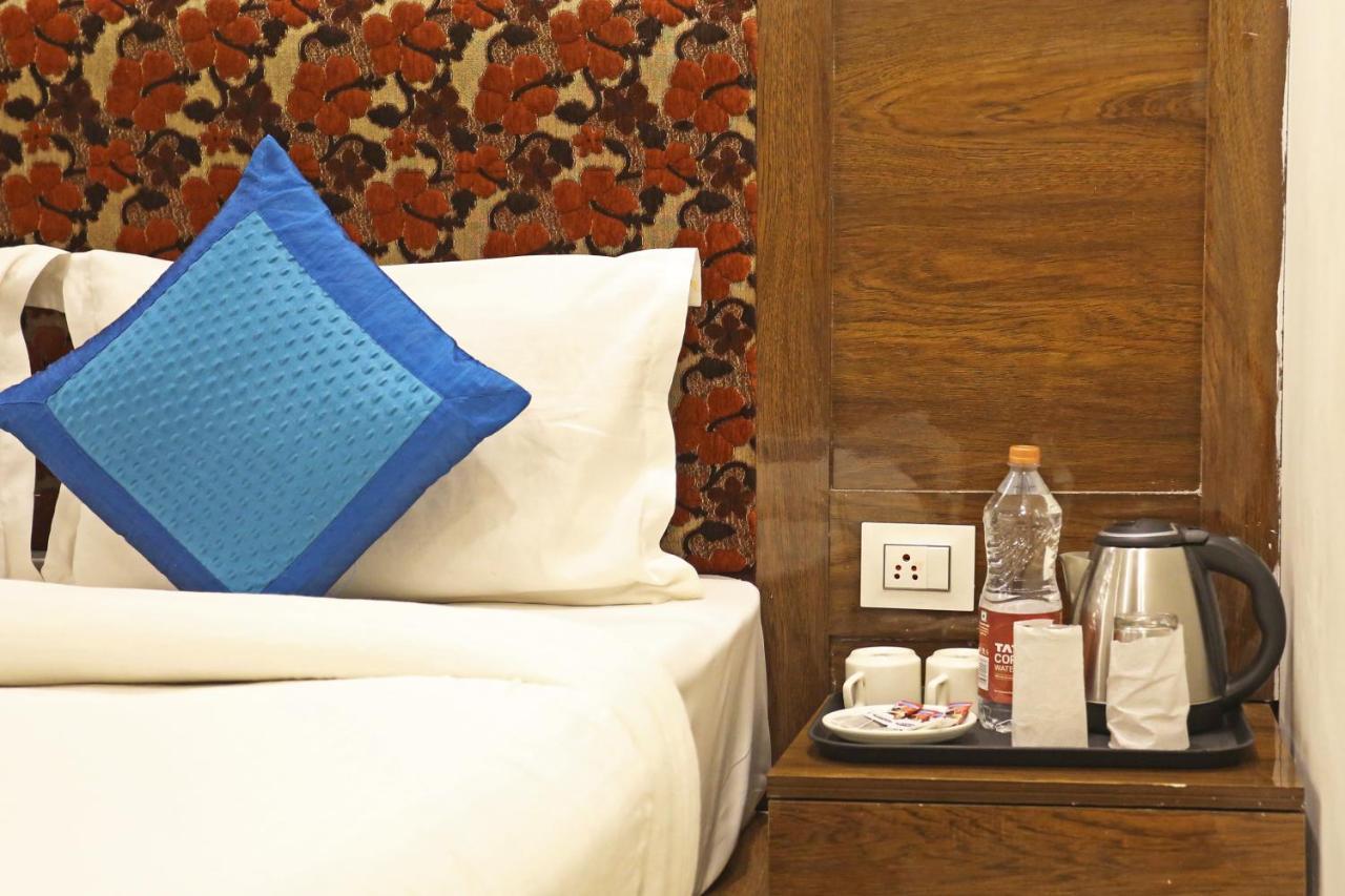 Hotel Emblem Suites- Near Delhi Airport New Delhi Buitenkant foto