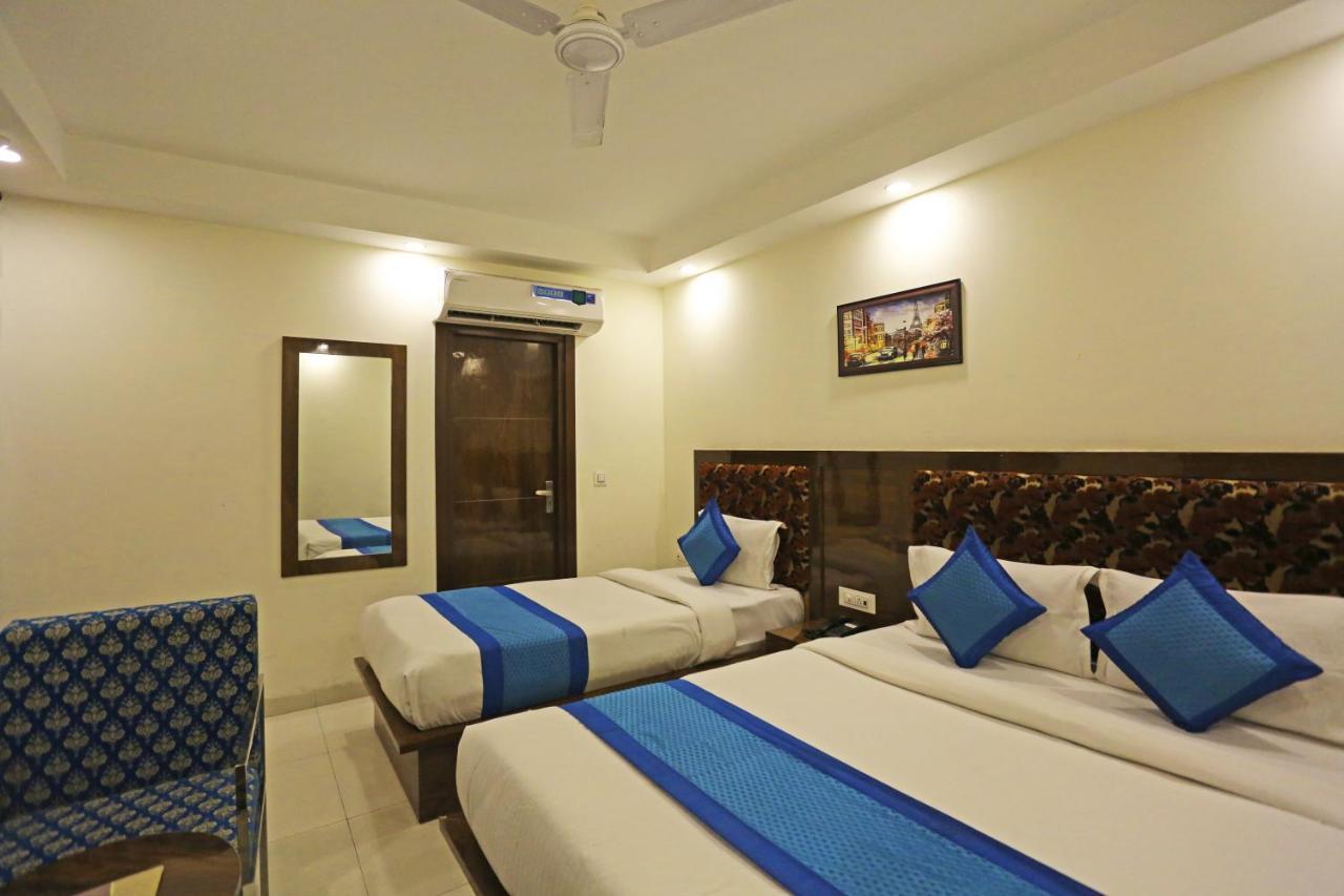 Hotel Emblem Suites- Near Delhi Airport New Delhi Buitenkant foto