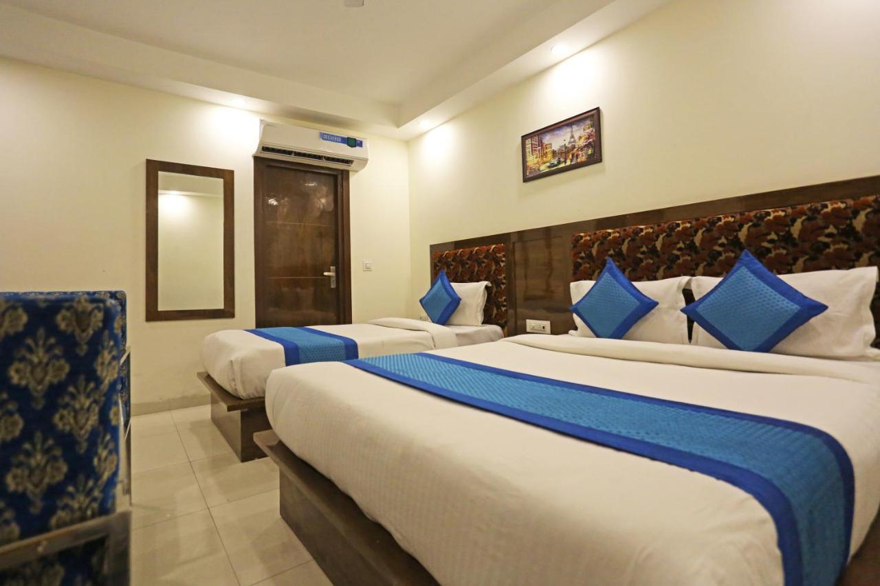 Hotel Emblem Suites- Near Delhi Airport New Delhi Buitenkant foto