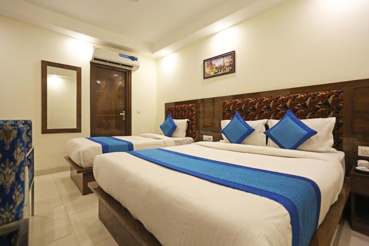 Hotel Emblem Suites- Near Delhi Airport New Delhi Buitenkant foto