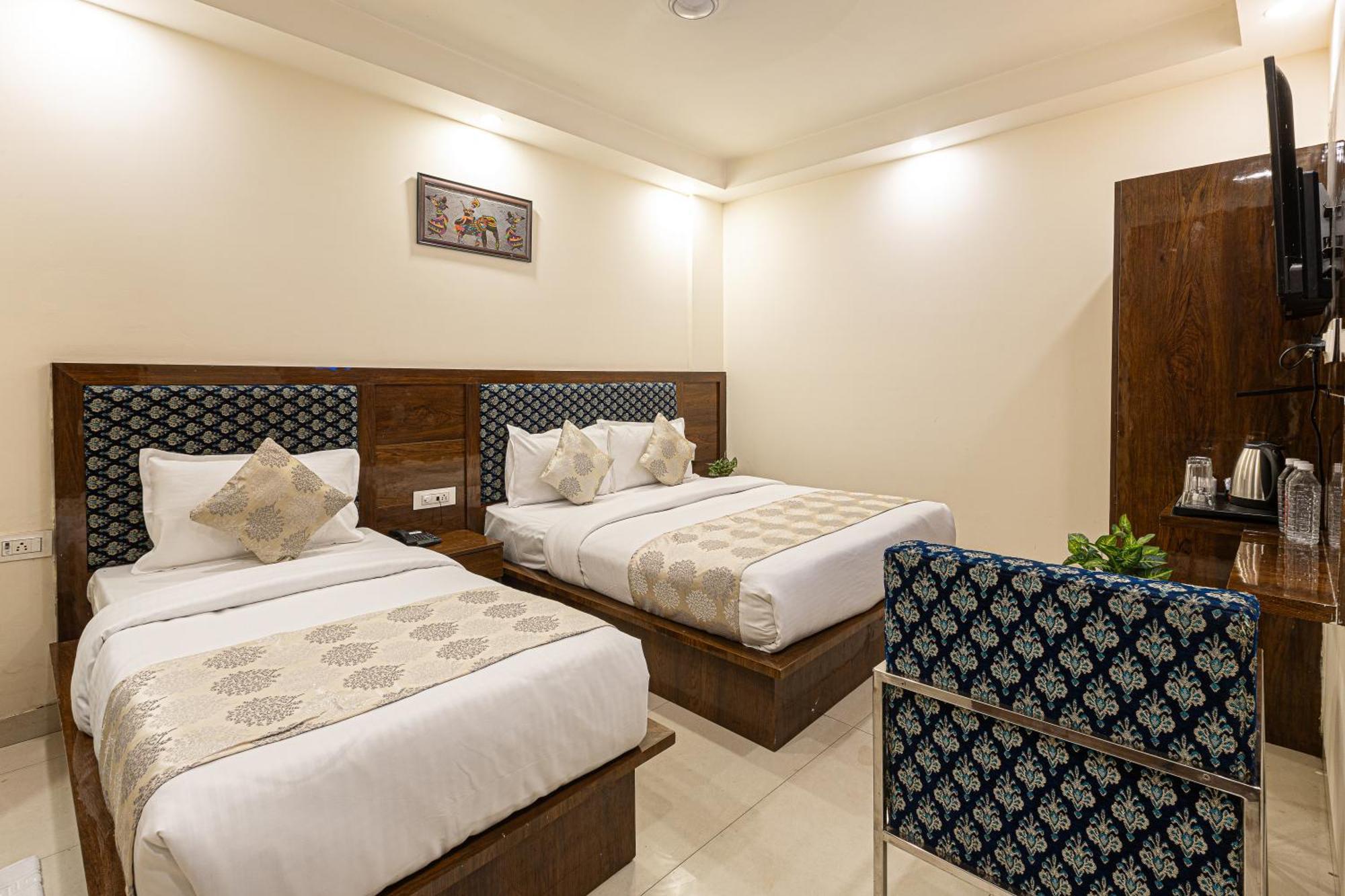 Hotel Emblem Suites- Near Delhi Airport New Delhi Buitenkant foto